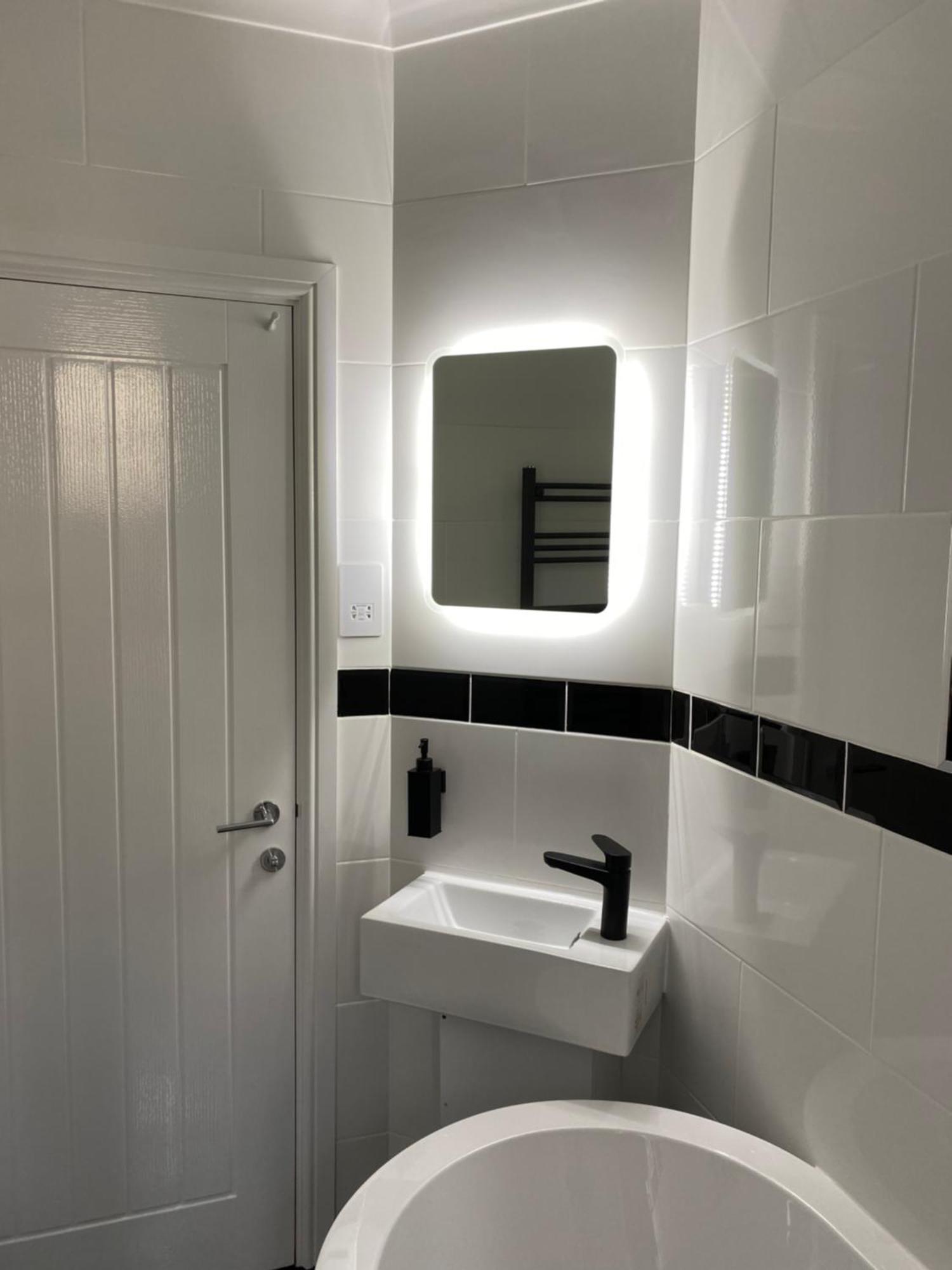 Two Bedroom Two Bathrooms Superior Apartment Londres Exterior foto